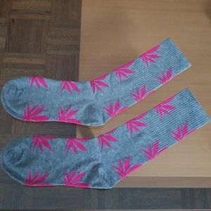 420 Leaf Socks
